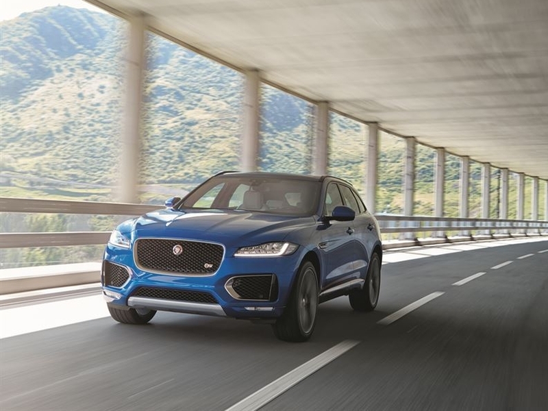 Jaguar F-Pace прошел серию краш-тестов в России