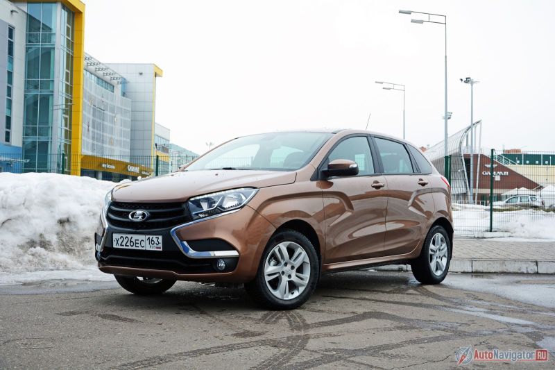 Несмотря на то, что хэтчбеку доступен исключительно передний привод, высокий клиренс (195 мм) и короткие свесы наделяют автомобиль достаточным, по городским меркам, внедорожным потенциалом