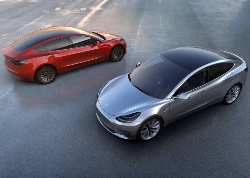 Tesla Model 3 сконструирована таким образом, чтобы разместить в салоне пятерых взрослых людей
