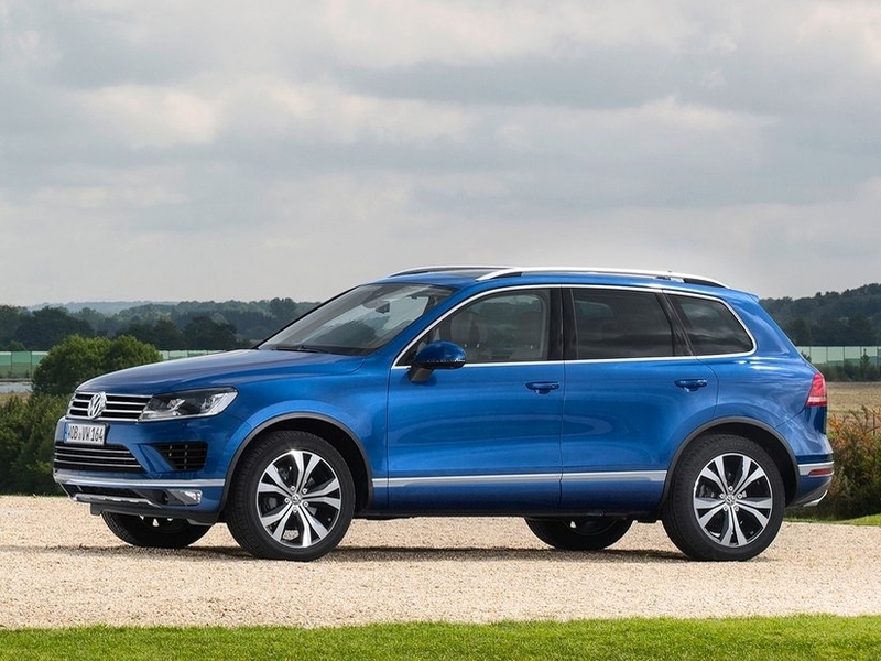 С российского рынка снова отзываются внедорожники Volkswagen Touareg