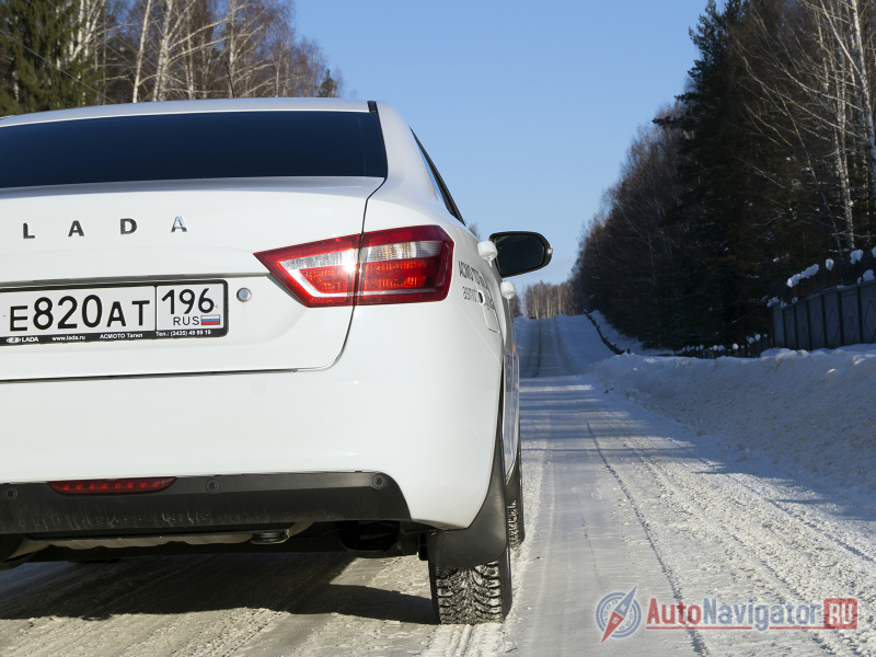Передвигаться по обледенелым зимним дорогам на Vesta не страшно. Страшно, когда ESC начинает издавать громкий треск