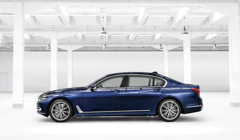 BMW Individual M760Li xDrive V12 Excellence THE NEXT 100 YEARS