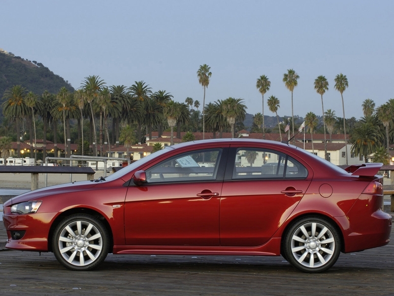 С российского рынка отзываются седаны Mitsubishi Lancer