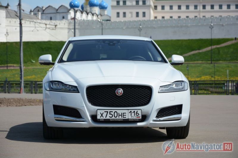Jaguar XF 2.0 d: Впечатления о самой простой модификации