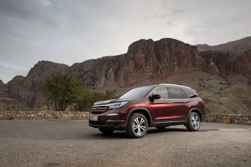 Новая версия 8-местного «Пилота» дебютировала 12 февраля 2015 года