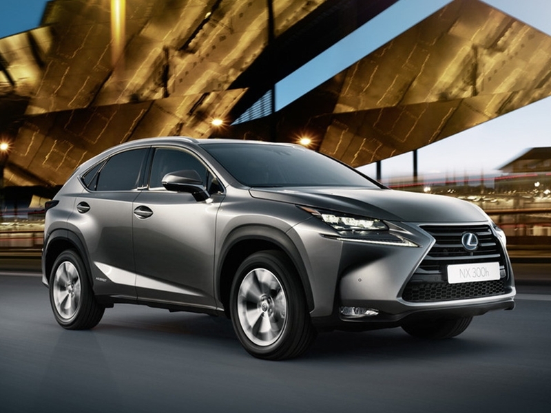 Lexus запускает в РФ программу «Комфорт вне сезона»