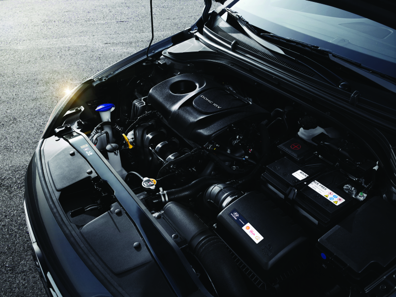 Для седана предлагаются бензиновые силовые агрегаты объемом 1.6 л. (128 л.с.) и 2.0 л. (149.6 л.с.)