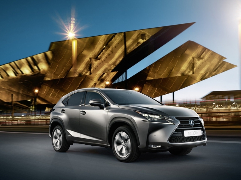 Lexus NX стал лидером премиум-сегмента в Москве