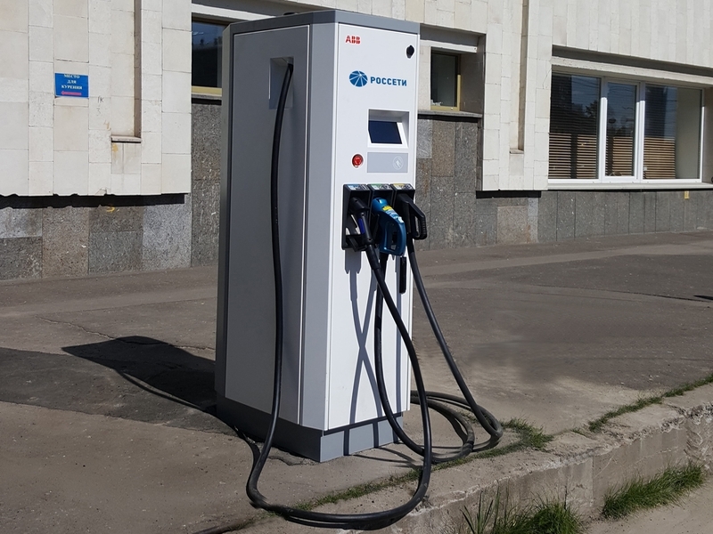 «Россети» начали тестирование быстрой зарядной станции для электромобилей