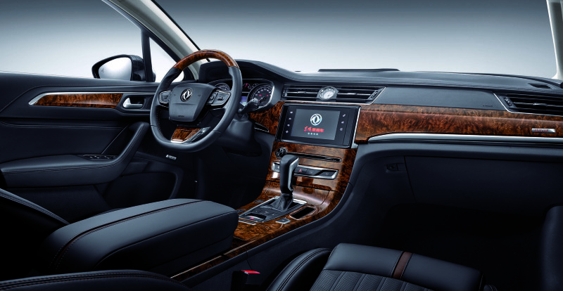 DongFeng A9 может похвастаться богатой комплектацией, оптимальной компоновкой и просторным салоном