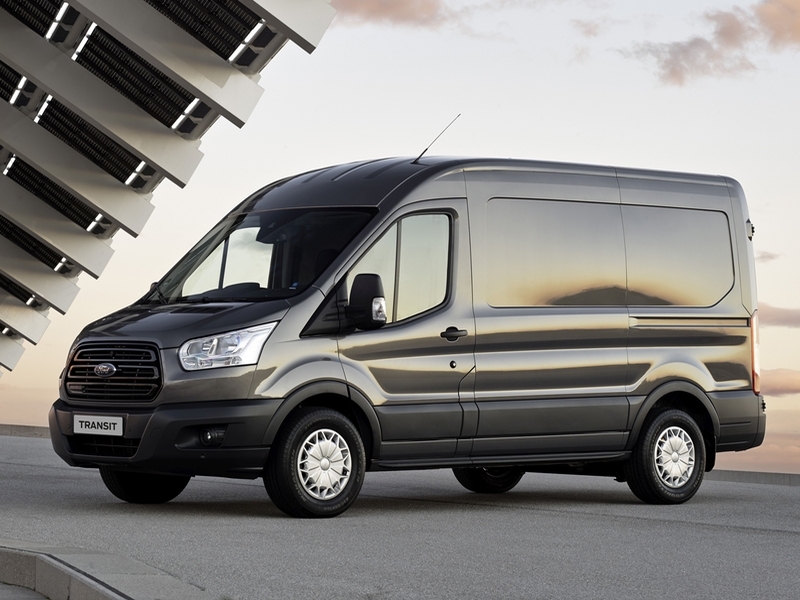 Ford Transit стал лидером в классе легких коммерческих автомобилей в РФ