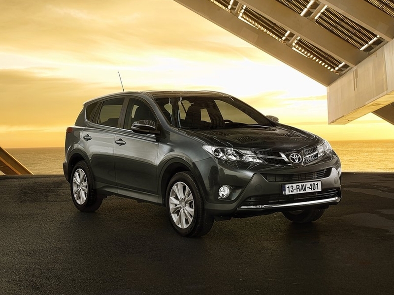 С российского рынка отзываются почти 140 тыс. кроссоверов Toyota RAV4