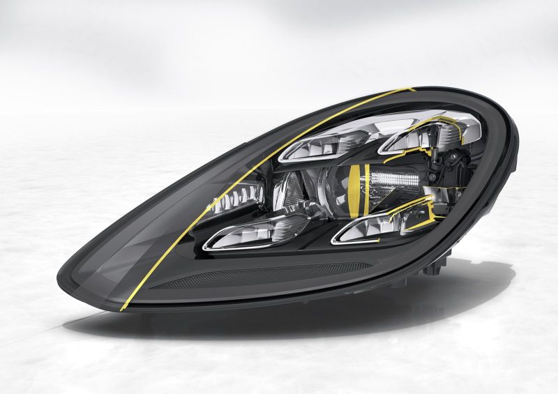 За доплату фары могут быть полностью светодиодными: по 84 световых элемента на один прожектор