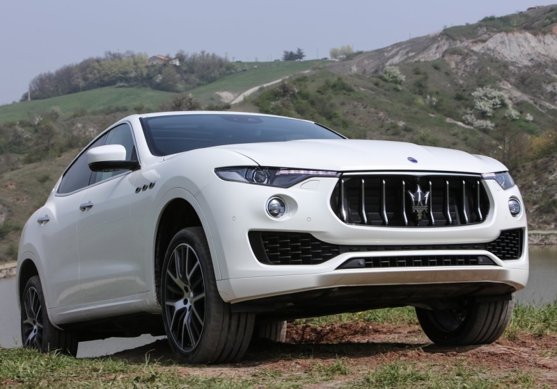 Дорожный просвет автомобиля, благодаря пневмоподвеске, может изменяться в пределах 162-247 мм