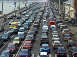 Число автомобилей на дорогах Москвы в сентябре может увеличиться до 3,65 млн машин