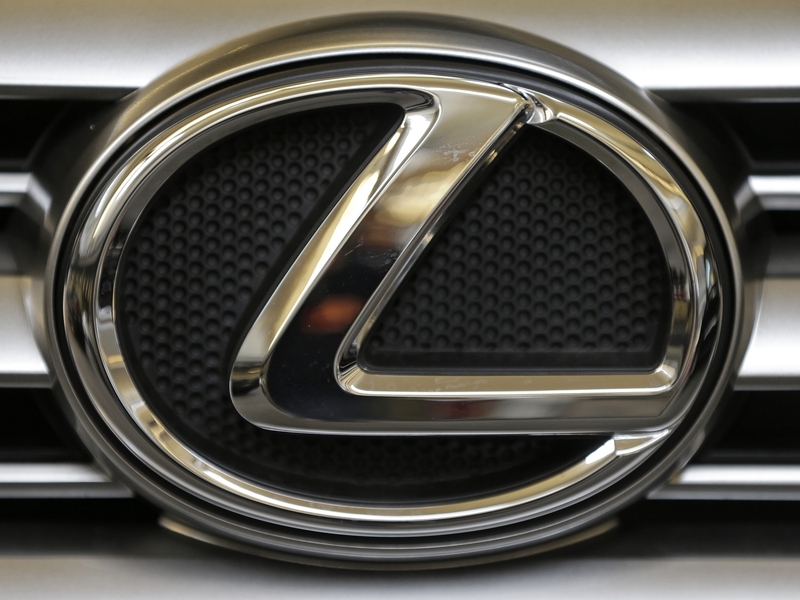 Lexus предлагает россиянам спецусловия покупки моделей NX и GX