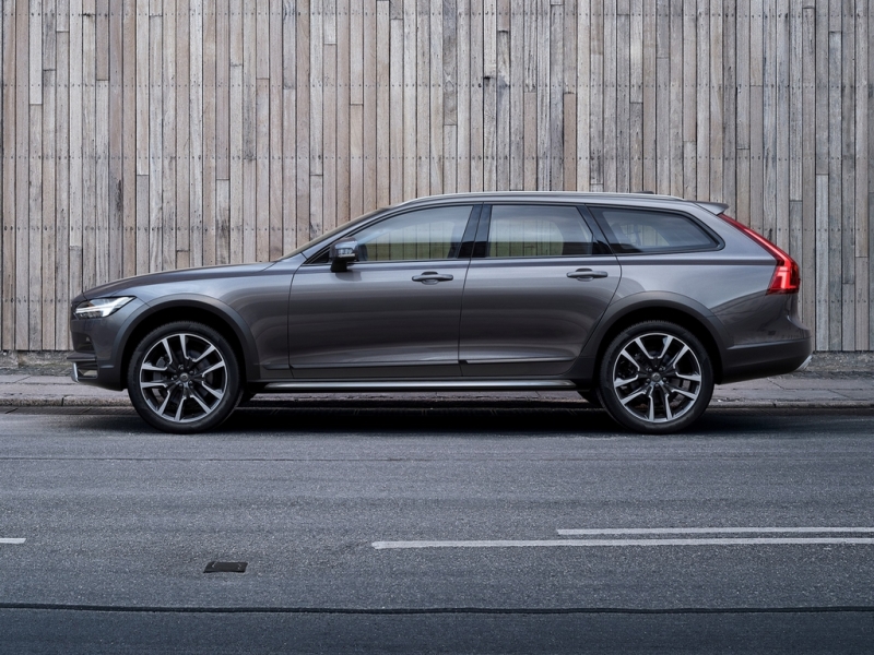 Volvo V90 Cross Country представлен в Швейцарии