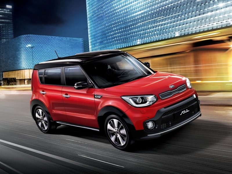 Обновленные KIA Soul и Carens дебютируют в Париже