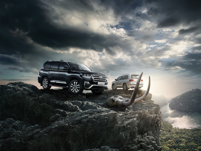 Toyota Land Cruiser 200 Executive Black и Executive White — в России от 5 476 000 рублей