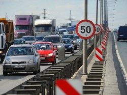 Максимальную скорость движения в Москве могут снизить до 50 км/ч