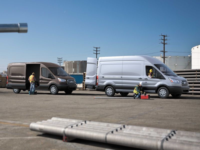 Ford Transit назван самым популярным фургоном в мире