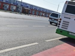 Движение транспорта на улице Балчуг в Москве ограничено до конца марта