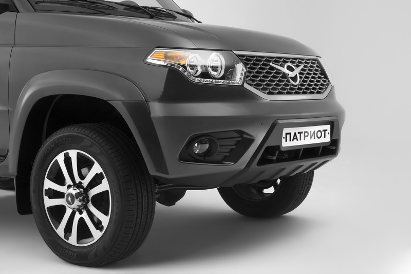 Внедорожник получил более современную светотехнику