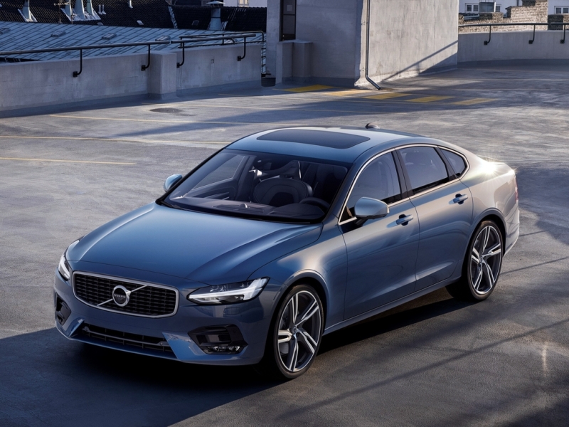 Volvo S90 R-Design — в России от 3 046 000 рублей