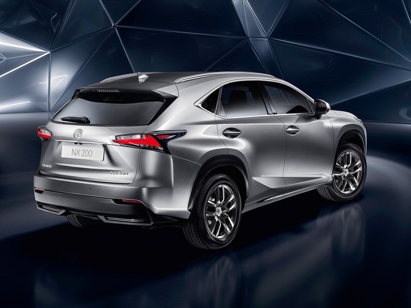С российского рынка отзываются кроссоверы Lexus NX