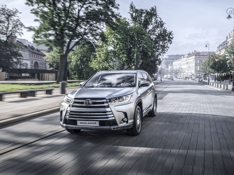 Toyota Highlander New — в России от 3 635 000 рублей