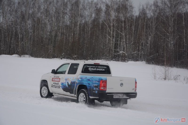 В задней части традиционно нет особых дизайнерских решений, только грузовая платформа и крупные прямоугольные фонари, стилизованные соответственно актуальному корпоративному стилю
