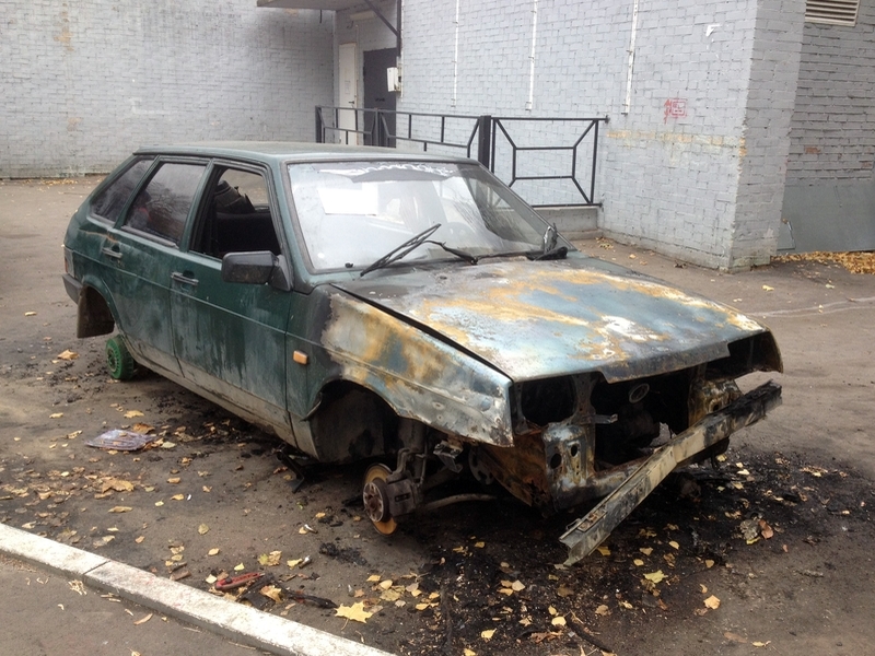 Почти 300 бесхозных автомобилей выявлено в центре Москвы в 2016 году