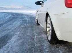 ГИБДД предупреждает московских автомобилистов о гололеде