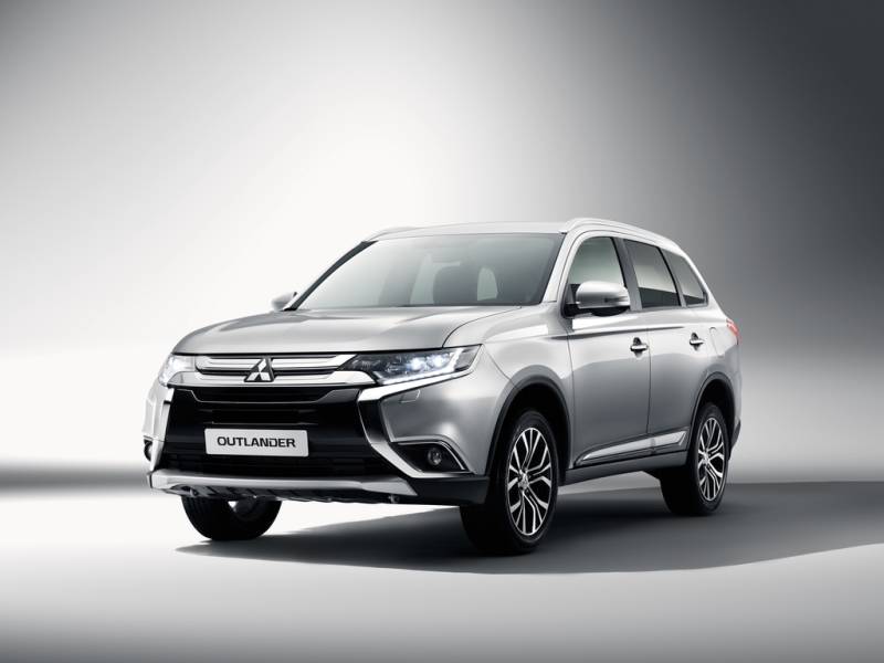 Mitsubishi Outlander 2017 — в России от 1 499 000 рублей