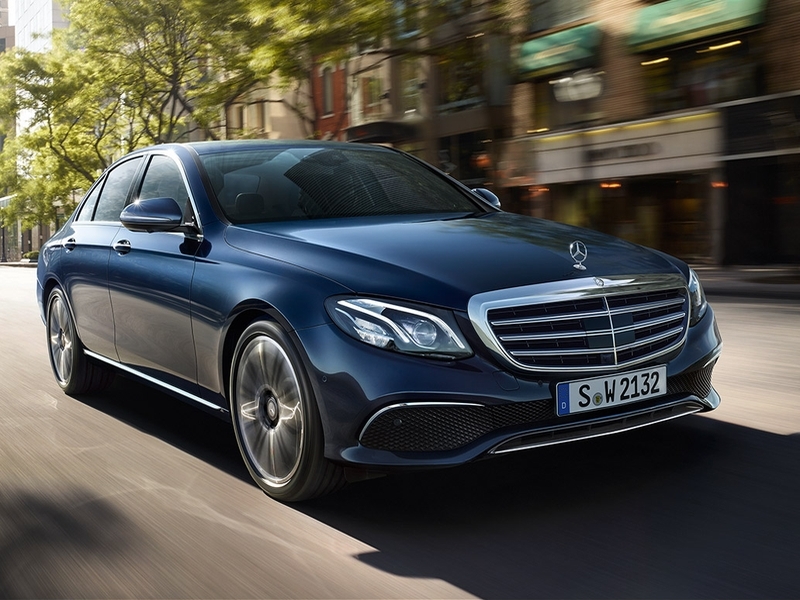Mercedes-Benz стал лидером премиального сегмента в 2016 году