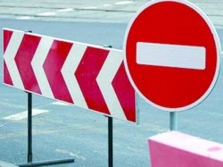 В двух округах Москвы ограничат и перекроют движение транспорта