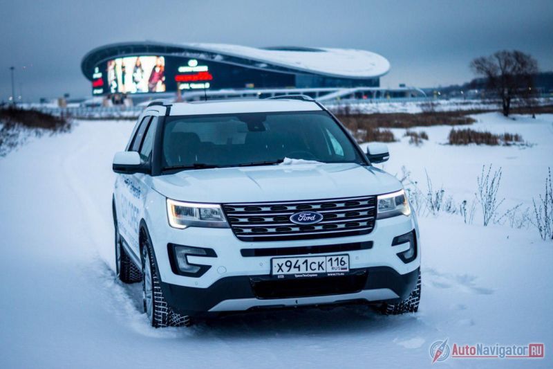 Большой, квадратный, серьезный — охарактеризовать внешность Ford Explorer актуального поколения можно также, как и раньше