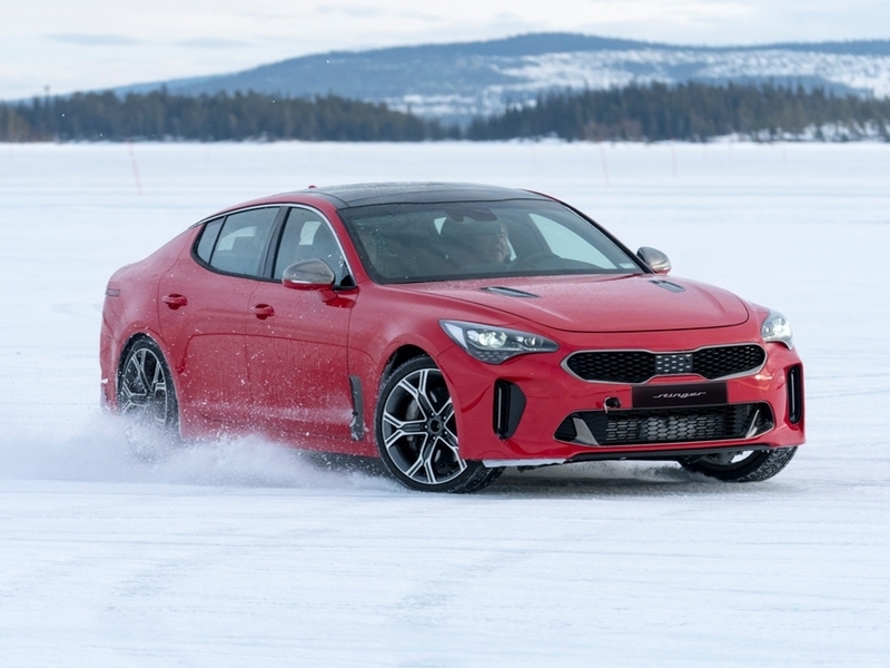 KIA Stinger прошел испытания в экстремальных зимних условиях
