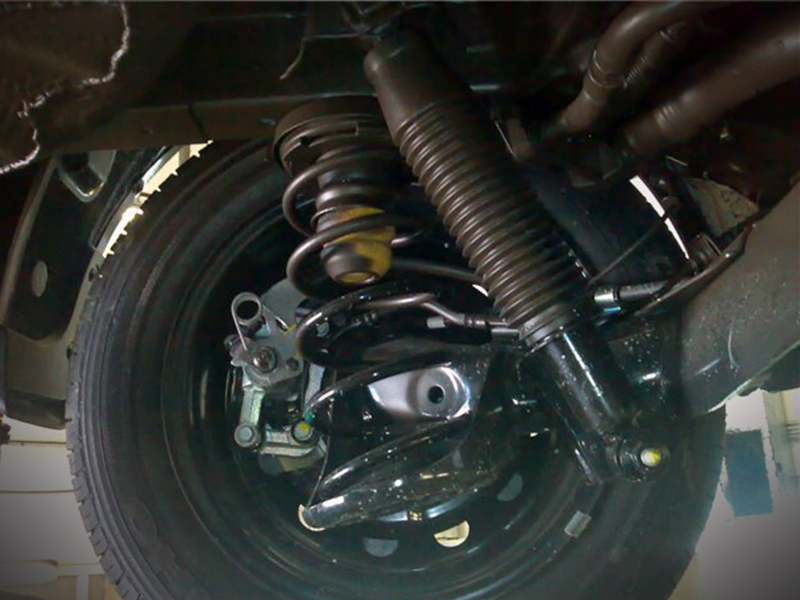 Задние амортизаторы – больная тема. «Живут» мало, свою функцию выполняют плохо