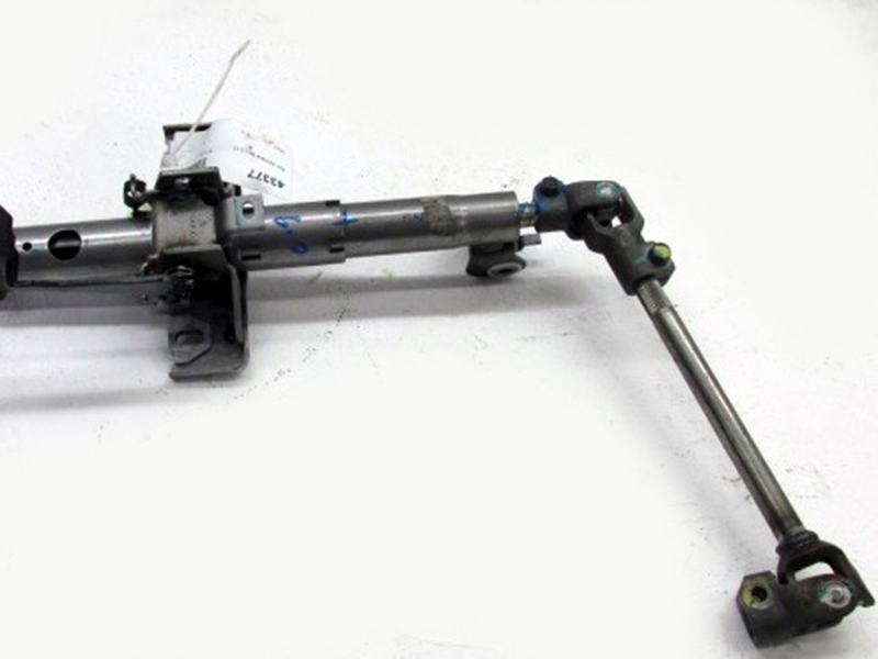 Потяжелел руль? Пора взять смазку и обработать крестовину колонки