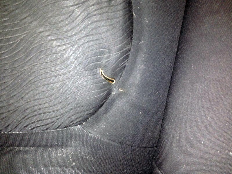 Будьте аккуратнее с подогревом сидений. Бывали случаи, когда раскаленные нити прожигали обивку кресла