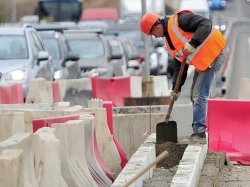 На некоторых улицах Москвы ограничено движение на период строительных работ