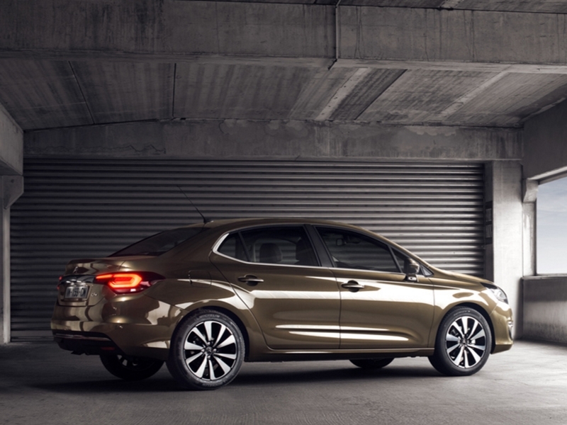 С российского рынка отзываются седаны Citroen C4