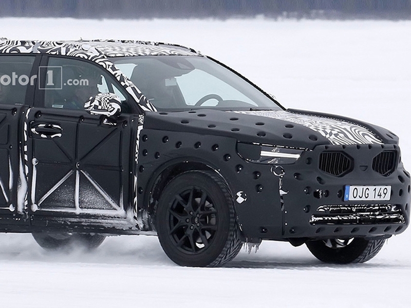 Серийная версия Volvo XC40 замечена на тестах