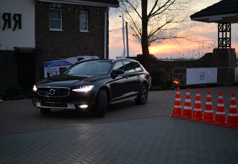 Volvo V90 Cross Country