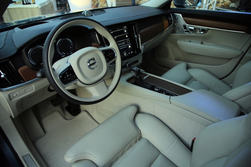 Volvo S90