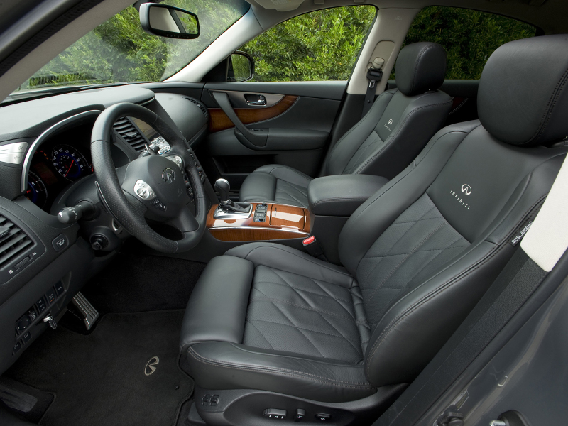 Состоянием салона автомобиль не разочарует даже после нескольких лет эксплуатации