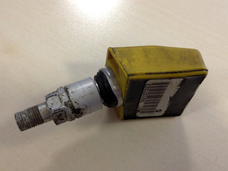 Датчики давления в шинах очень нежные, могут начать травить воздух или перестать передавать сигнал