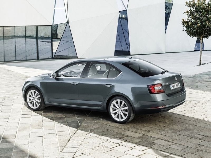 Компания Skoda предлагает россиянам скидки на автомобили