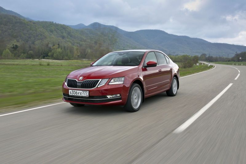 Octavia с турбомотором TSI - это динамика и плацдарм для тюнинга. Даже 1.4 TSI (150 л.с.) способен вдавливать в кресло, не говоря уже об 1.8 TSI (180 л.с.)